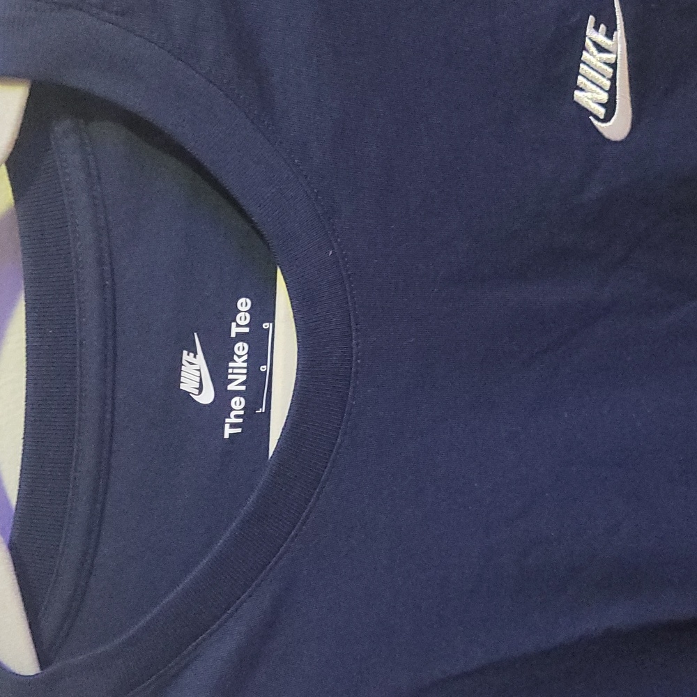 Nike Tee shirt - Picture 2 of 4